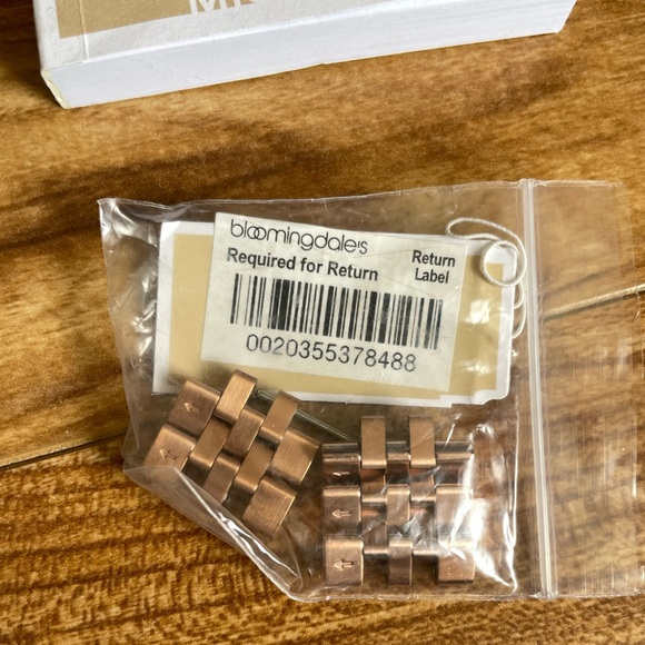 Michael Kors Women's MK5569 Lexington Rose Gold-Tone Stainless Steel Watch - Picture 8 of 9